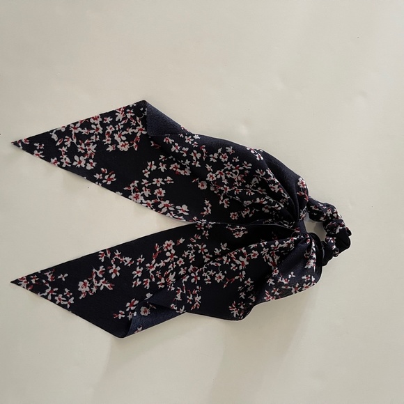 Pacsun Floral Print Multicolor Hair Scrunchie - Picture 2 of 3